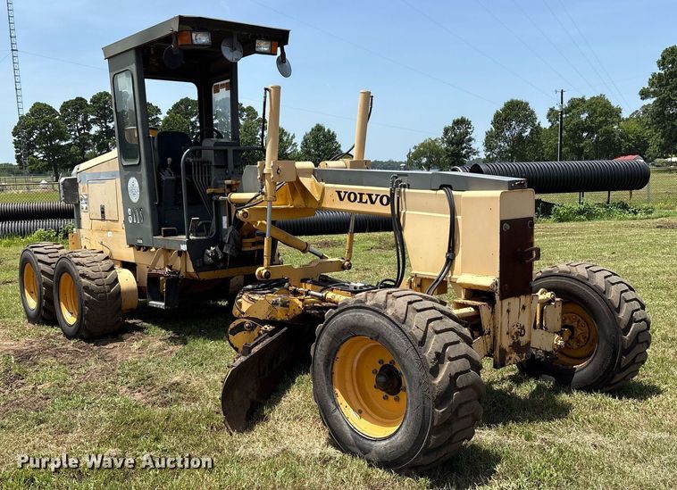 image for item DY0758 2001 Volvo C80A27 motor grader