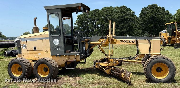 image for item DY0758 2001 Volvo C80A27 motor grader