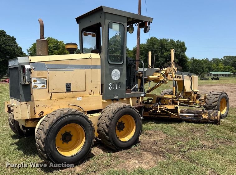 image for item DY0758 2001 Volvo C80A27 motor grader