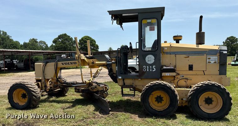 image for item DY0758 2001 Volvo C80A27 motor grader