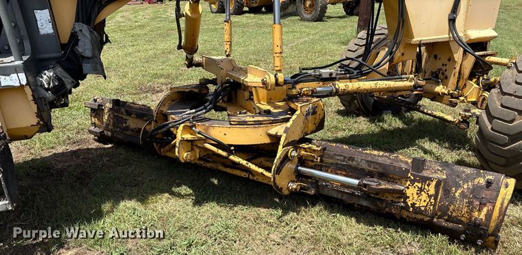 image for item DY0758 2001 Volvo C80A27 motor grader