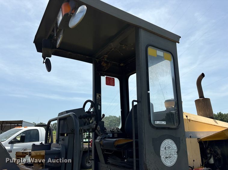 image for item DY0758 2001 Volvo C80A27 motor grader