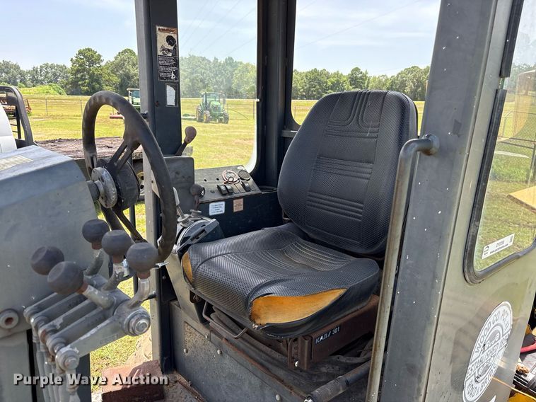 image for item DY0758 2001 Volvo C80A27 motor grader