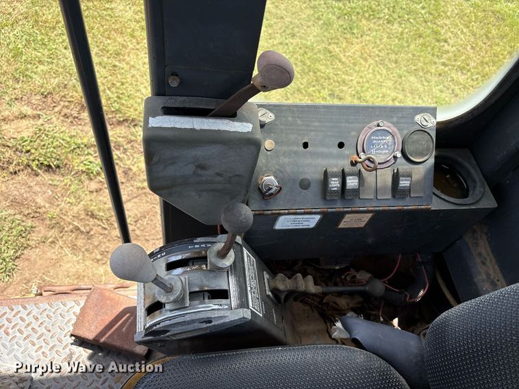 image for item DY0758 2001 Volvo C80A27 motor grader