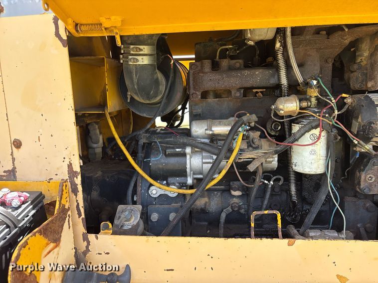 image for item DY0758 2001 Volvo C80A27 motor grader