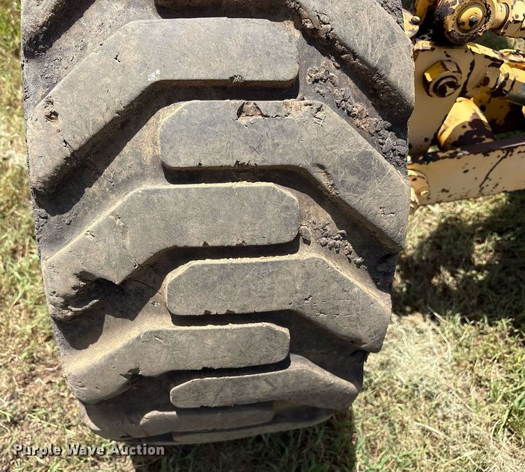 image for item DY0758 2001 Volvo C80A27 motor grader