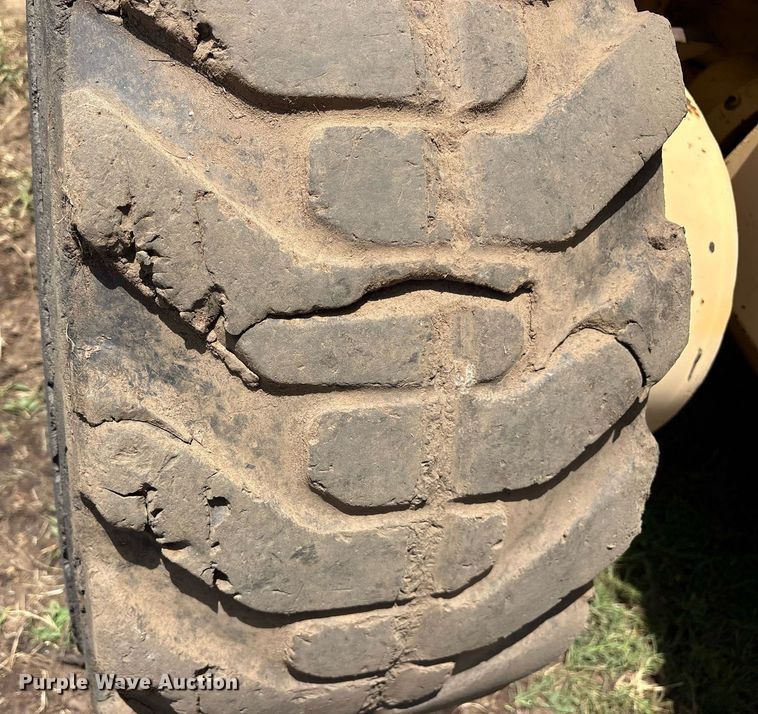 image for item DY0758 2001 Volvo C80A27 motor grader