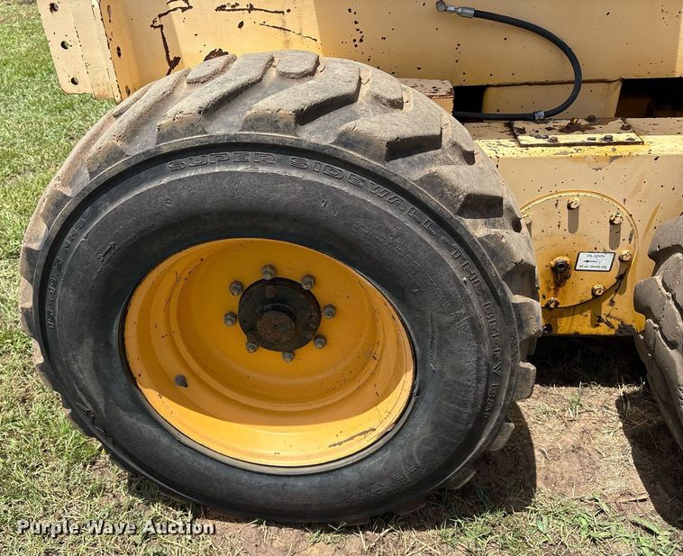 image for item DY0758 2001 Volvo C80A27 motor grader