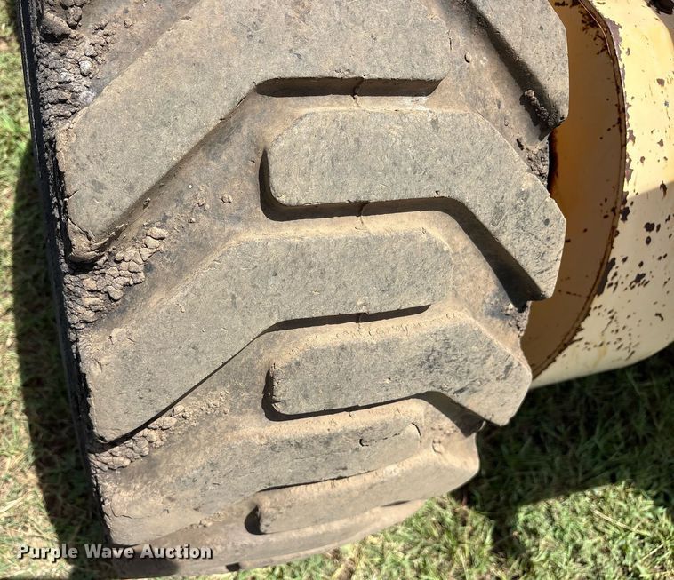 image for item DY0758 2001 Volvo C80A27 motor grader