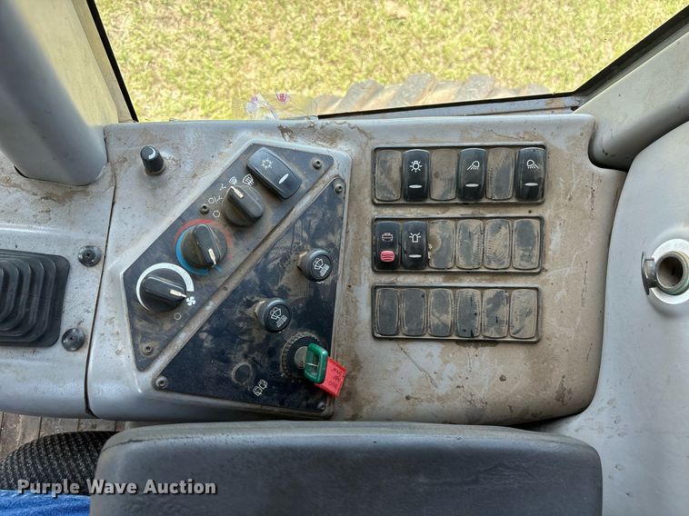 image for item DY0760 2006 Volvo G940 motor grader