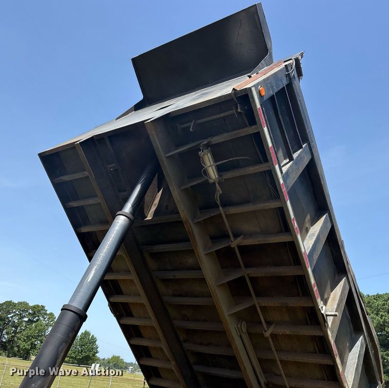 image for item DY0761 2002 Sterling L-Line dump truck