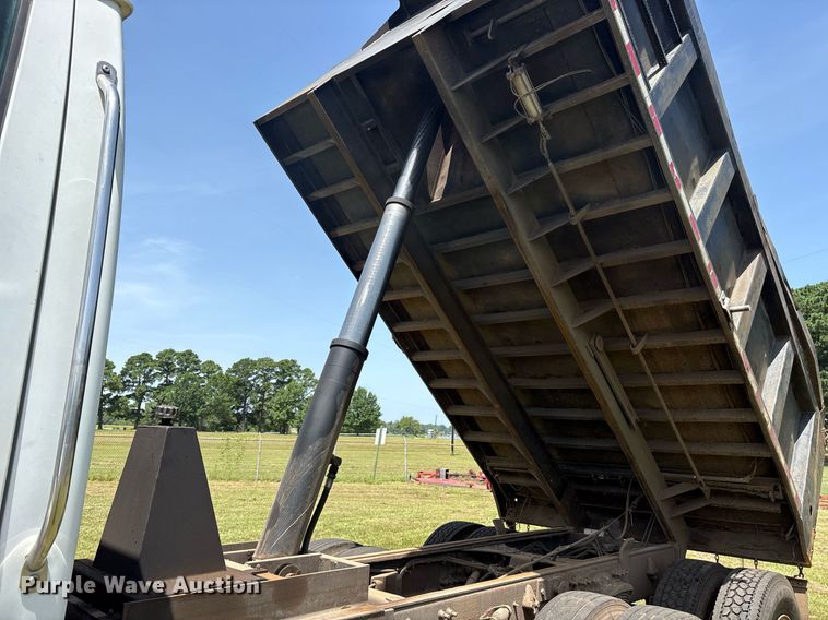 image for item DY0761 2002 Sterling L-Line dump truck