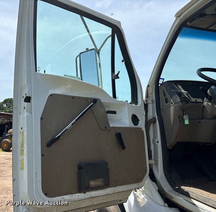 image for item DY0761 2002 Sterling L-Line dump truck