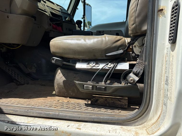 image for item DY0761 2002 Sterling L-Line dump truck