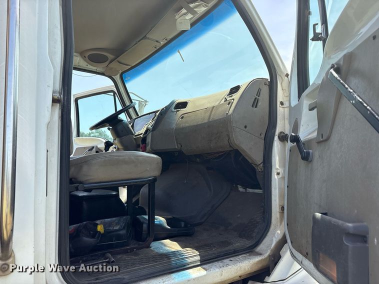 image for item DY0761 2002 Sterling L-Line dump truck