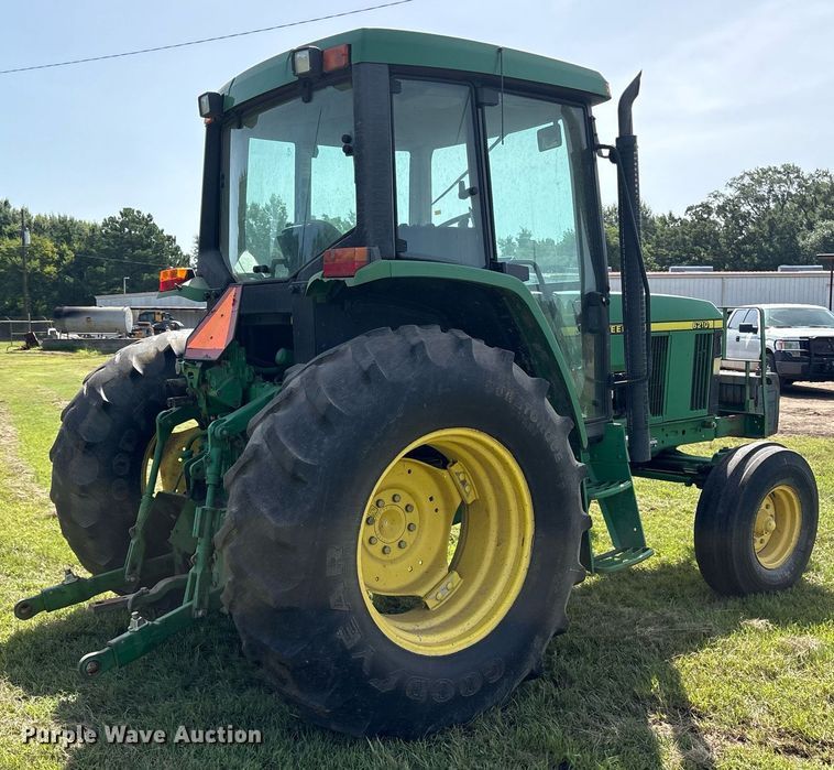 image for item DY0763 1999 John Deere 6210 tractor