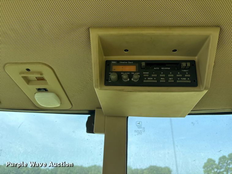 image for item DY0763 1999 John Deere 6210 tractor