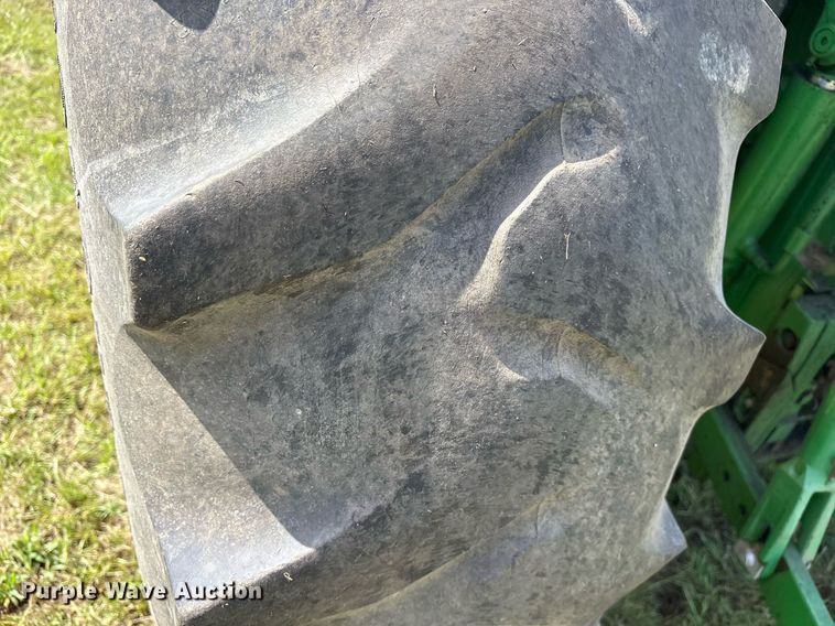 image for item DY0763 1999 John Deere 6210 tractor