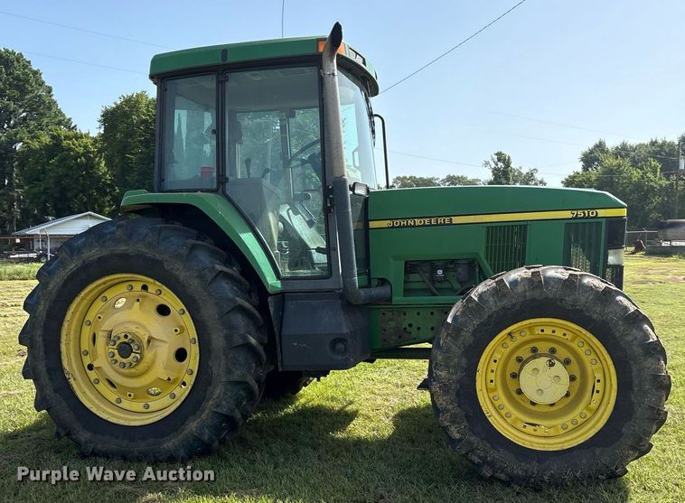 image for item DY0765 2001 John Deere 7510 MFWD tractor