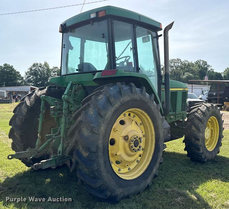 image for item DY0765 2001 John Deere 7510 MFWD tractor