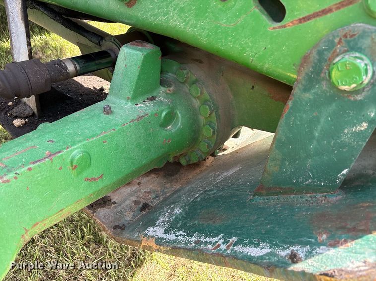 image for item DY0765 2001 John Deere 7510 MFWD tractor