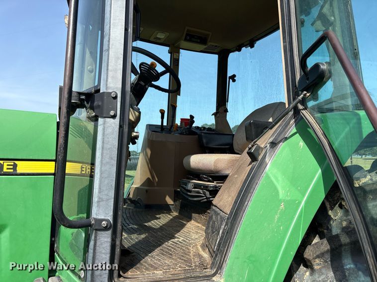 image for item DY0765 2001 John Deere 7510 MFWD tractor