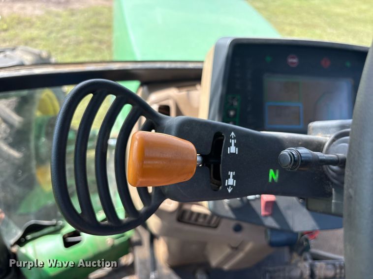 image for item DY0765 2001 John Deere 7510 MFWD tractor