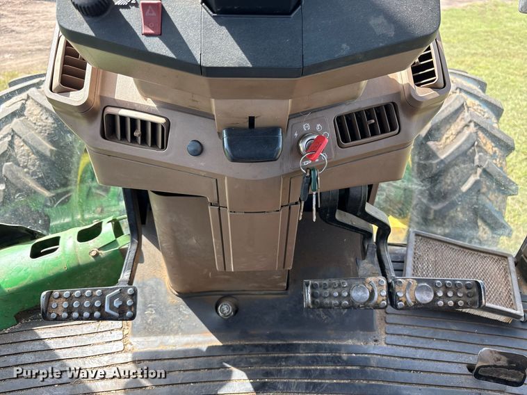 image for item DY0765 2001 John Deere 7510 MFWD tractor