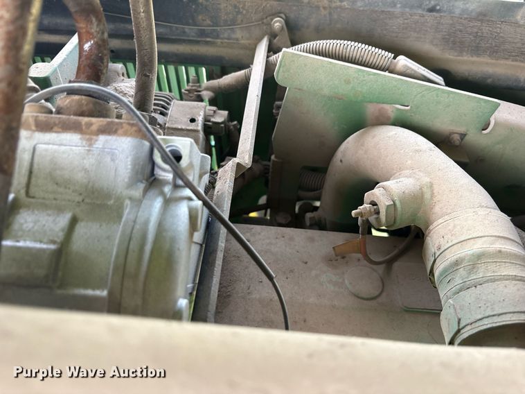 image for item DY0765 2001 John Deere 7510 MFWD tractor