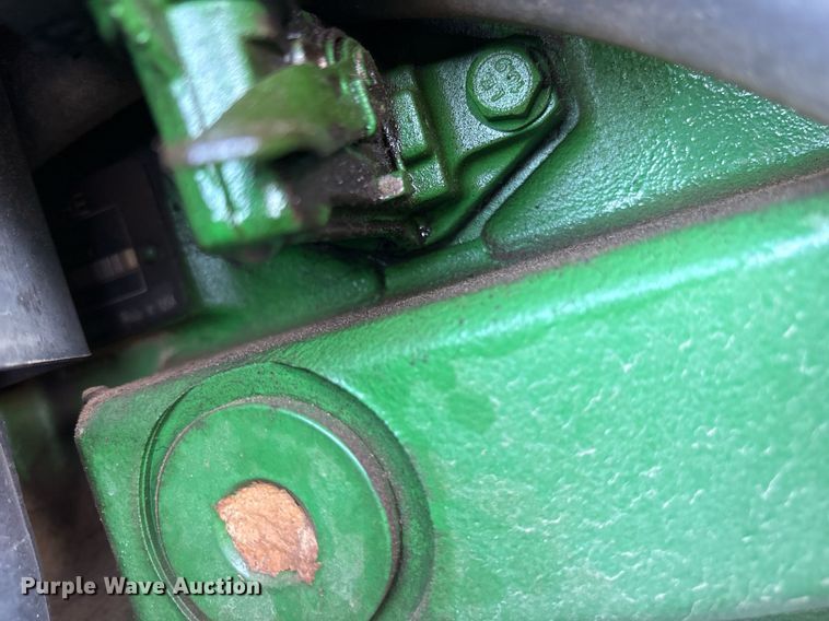 image for item DY0765 2001 John Deere 7510 MFWD tractor