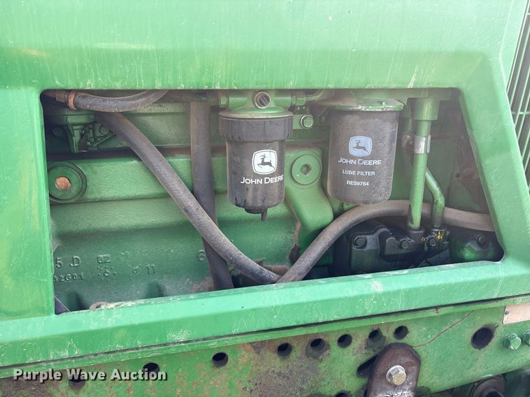 image for item DY0765 2001 John Deere 7510 MFWD tractor