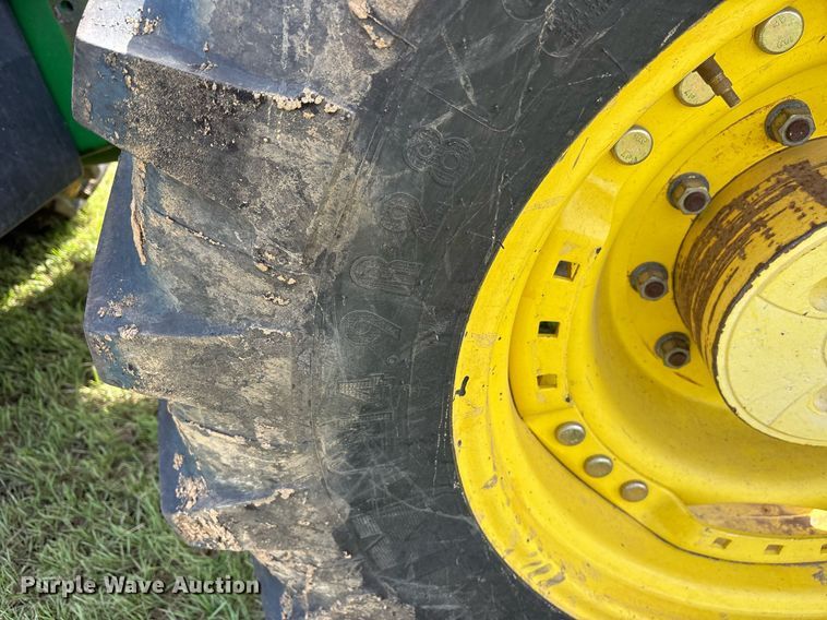 image for item DY0765 2001 John Deere 7510 MFWD tractor