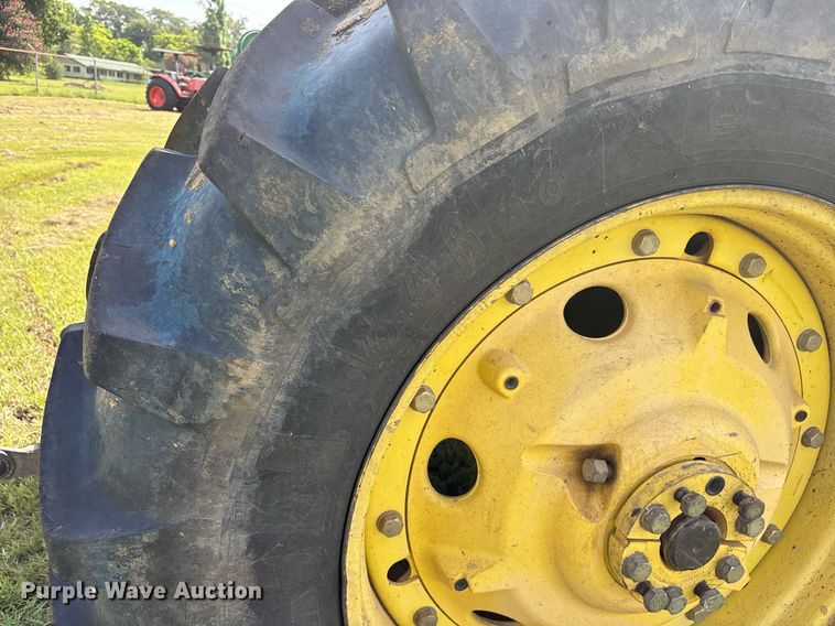 image for item DY0765 2001 John Deere 7510 MFWD tractor