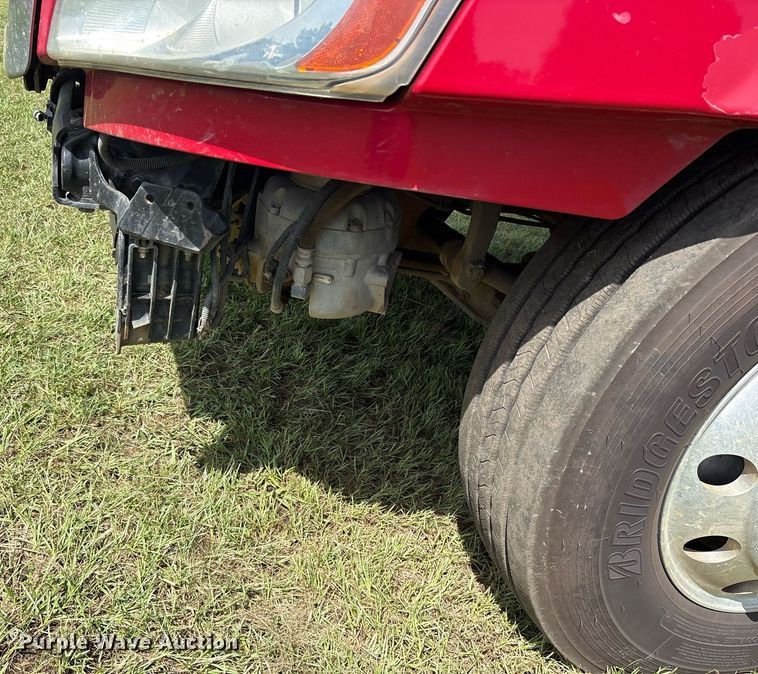 image for item DY0766 2013 Freightliner Cascadia dump truck