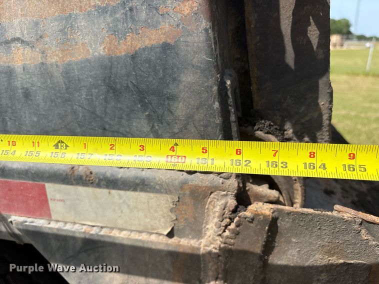 image for item DY0766 2013 Freightliner Cascadia dump truck