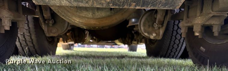 image for item DY0766 2013 Freightliner Cascadia dump truck