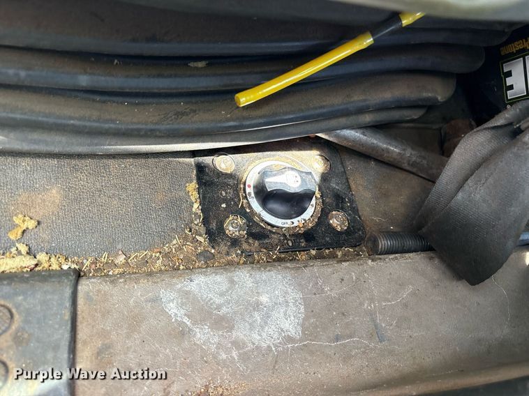 image for item DY0766 2013 Freightliner Cascadia dump truck