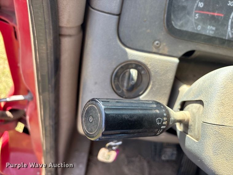 image for item DY0766 2013 Freightliner Cascadia dump truck