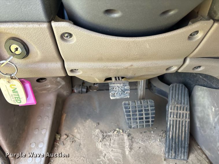 image for item DY0766 2013 Freightliner Cascadia dump truck