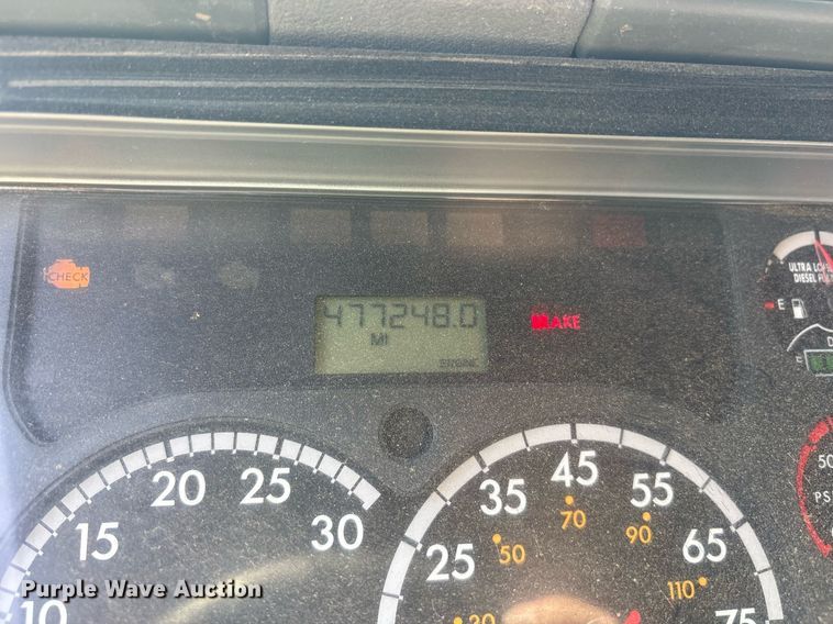 image for item DY0766 2013 Freightliner Cascadia dump truck