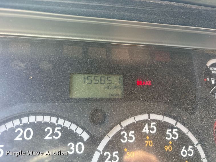 image for item DY0766 2013 Freightliner Cascadia dump truck