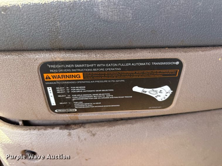 image for item DY0766 2013 Freightliner Cascadia dump truck