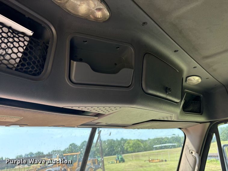 image for item DY0766 2013 Freightliner Cascadia dump truck