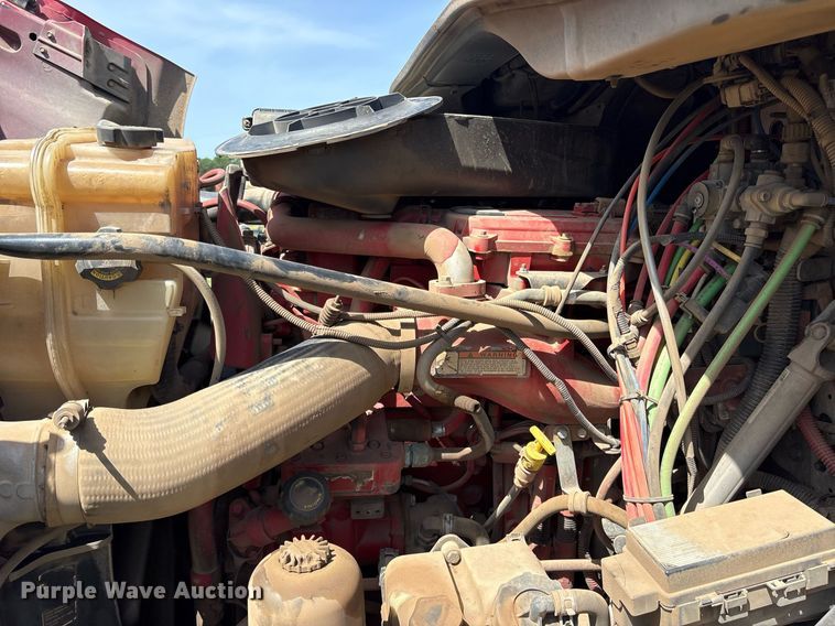 image for item DY0766 2013 Freightliner Cascadia dump truck