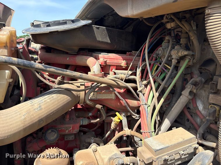 image for item DY0766 2013 Freightliner Cascadia dump truck