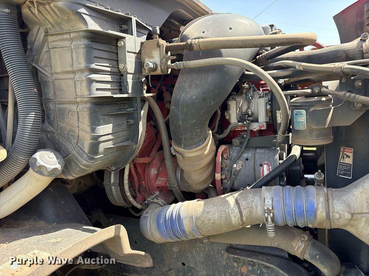 image for item DY0766 2013 Freightliner Cascadia dump truck