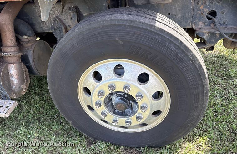 image for item DY0766 2013 Freightliner Cascadia dump truck