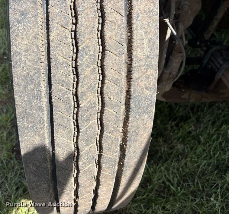 image for item DY0766 2013 Freightliner Cascadia dump truck