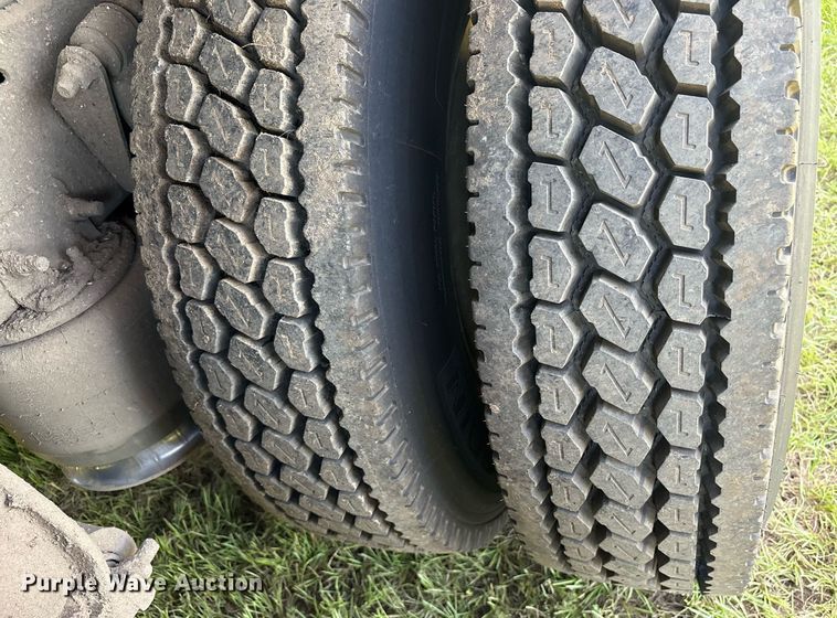 image for item DY0766 2013 Freightliner Cascadia dump truck