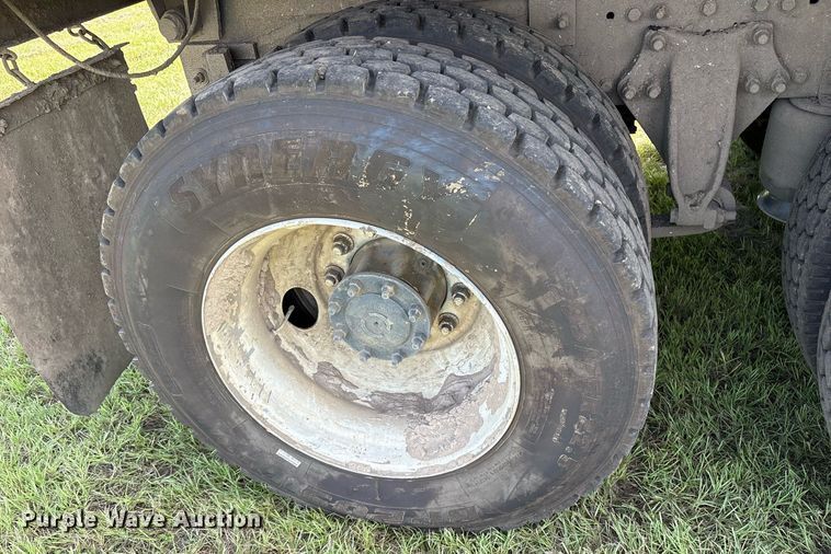 image for item DY0766 2013 Freightliner Cascadia dump truck